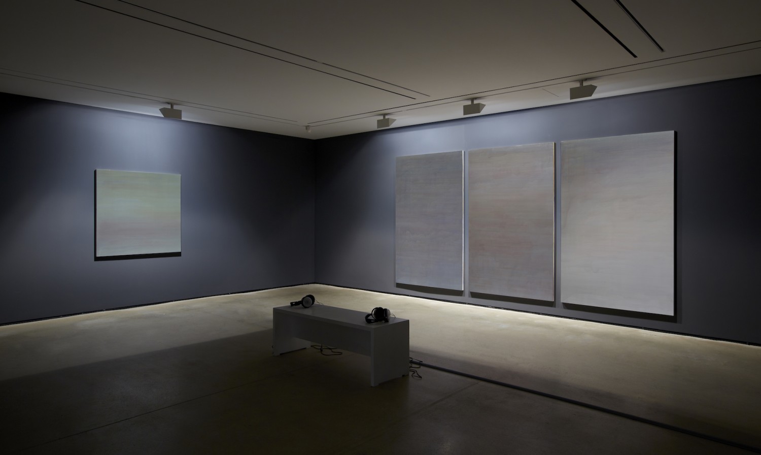 박진아: 네온 그레이 터미널