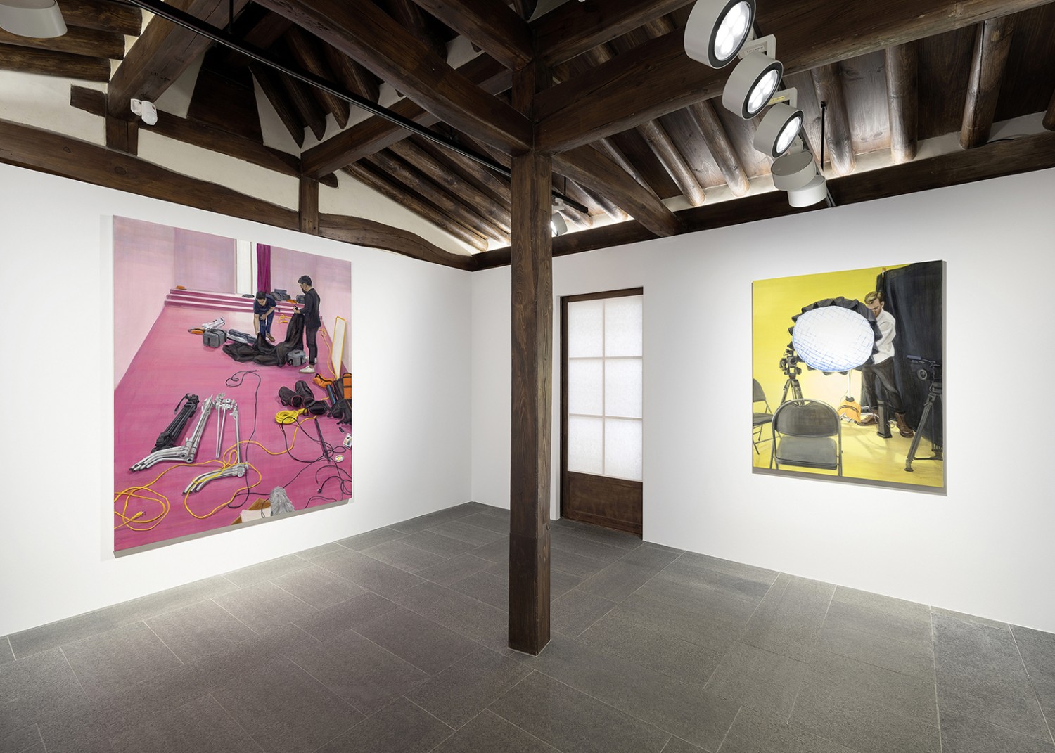 박진아: 돌과 연기와 피아노